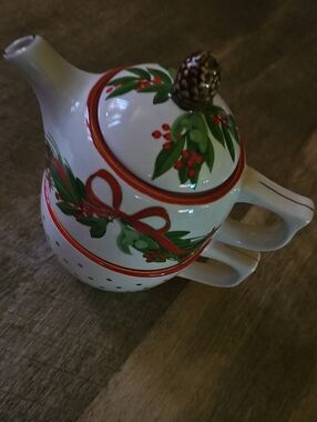 vintage Harry and David "Tea for One" Stacking Teapot and Cup Set.